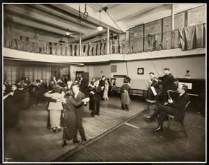 Miesięczny taniec w New York Association for the Blind, 111 East 59th Street, Nowy Jork, 1926 (srebrny odbitka żelatynowa)